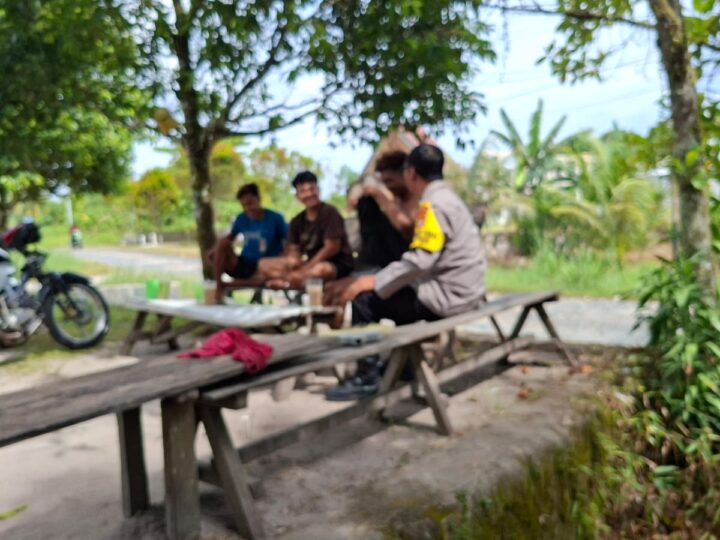 Di Depan Remaja, Bhabinkamtibmas Polsek Bukit Batu Berikan Imbauan Perangi Tindak Pidana