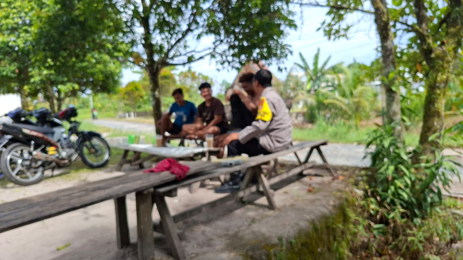 Di Depan Remaja, Bhabinkamtibmas Polsek Bukit Batu Berikan Imbauan Perangi Tindak Pidana