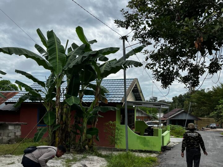 Tindaklanjuti Arahan RI 1, Bhabinkamtibmas dan Pokdarwis serta Masyarakat Sei Gohong Gelar Aksi Bersih-Bersih Sampah