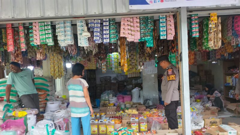 Polsek Bukit Batu Gelar Patroli Kamtibmas dan Kunjungi Pasar Rakyat Tangkiling