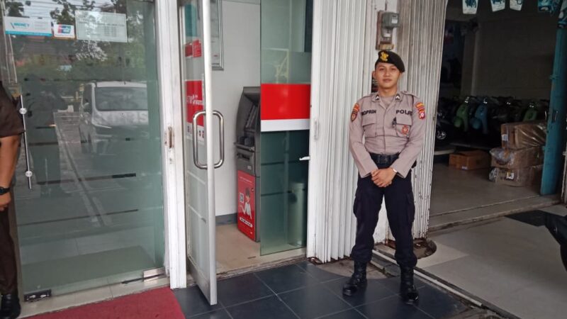 Hadir di Tengah Aktivitas Nasabah, Satpamobvit Polresta Palangka Raya Ciptakan Rasa Aman