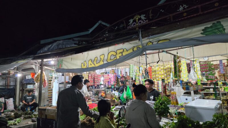 Ketika Hampiri Warganya, Piket Polsek Rakumpit Sampaikan Nomor Aduan 110