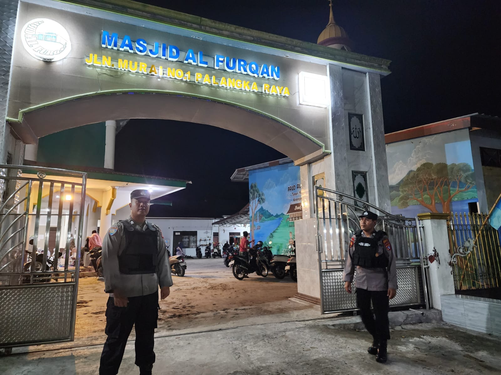 Pastikan Ibadah Tarawih Aman dan Khusyuk, Personel Polresta Palangka Raya Laksanakan Pengamanan di Tiga Masjid