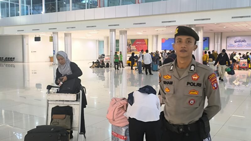 Meski Puasa, Satpamobvit Polresta Palangka Raya Amankan Bandara Tjilik Riwut
