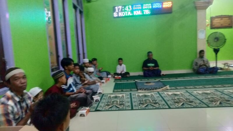 Nuansa Ramadan, Polsek Rakumpit Bukber Bersama Warga di Masjid Al-Muhajirin