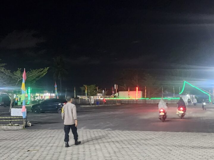 Polsek Sabangau Hadir di Masjid Kubah Hijau Al Abrar, Pastikan Tarawih Berjalan Tertib dan Nyaman