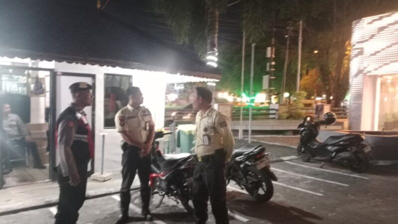 Perkuat Keamanan, Patroli Personel Samapta Polresta Palangka Raya Patroli ke Kantor Bank Kalteng