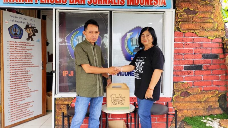 Hangat di Tengah Sederhana: Kisah Kebersamaan IPJI Kalteng Menyambut Idulfitri