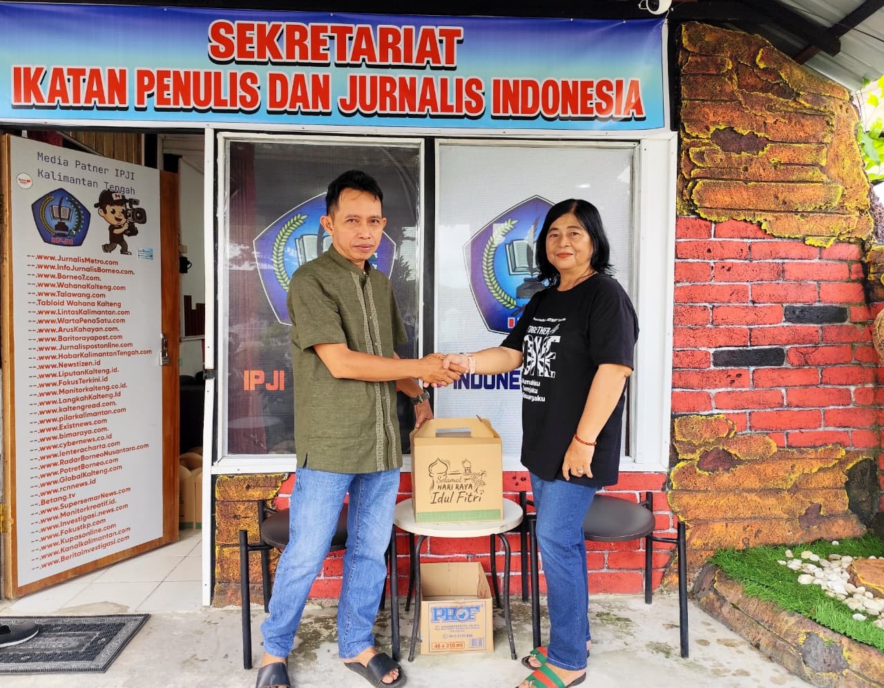 Hangat di Tengah Sederhana: Kisah Kebersamaan IPJI Kalteng Menyambut Idulfitri