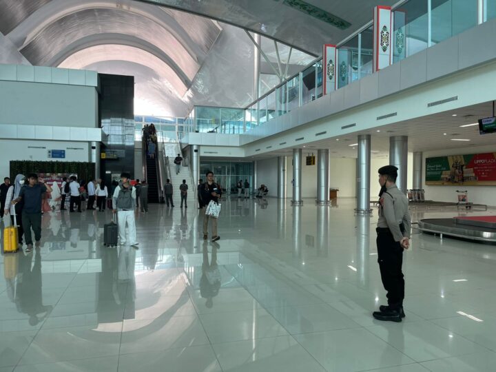 Pastikan Keamanan Objek Vital, Satpamobvit Polresta Palangka Raya Perketat Pengawasan di Bandara Tjilik Riwut