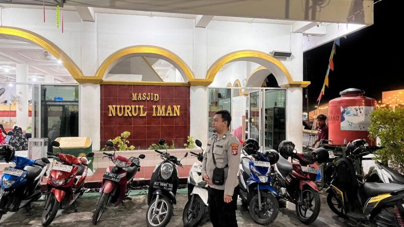 Ketika Ibadah Tarawih, Polresta Palangka Raya Amankan Masjid Nurul Iman