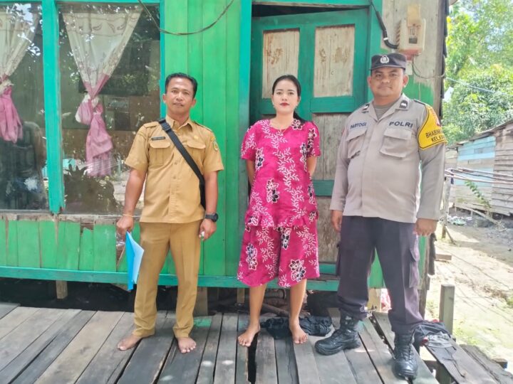 Pererat Silaturahmi, Bhabinkamtibmas Polsek Bukit Batu Sambangi Warga di Kelurahan Kanarakan