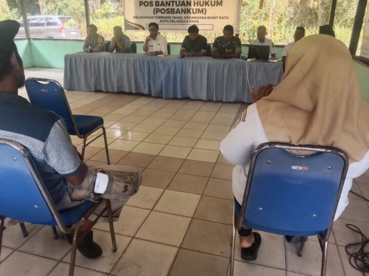 Bhabinkamtibmas Tumbang Tahai Hadiri Musyawarah Verifikasi Penerima Program Huma Betang