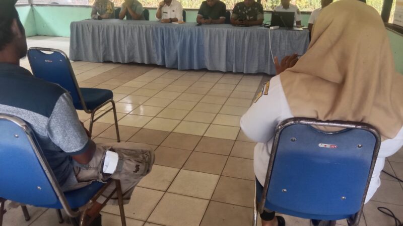 Bhabinkamtibmas Tumbang Tahai Hadiri Musyawarah Verifikasi Penerima Program Huma Betang