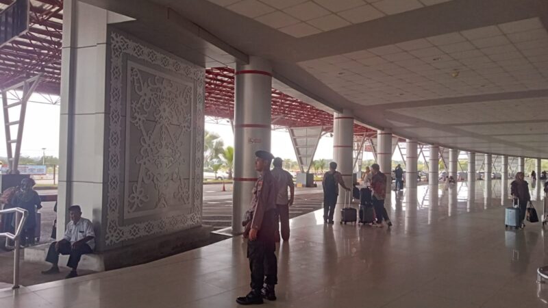 Perkuat Pengamanan Objek Vital, Satpamobvit Polresta Palangka Raya Laksanakan Patroli Dialogis di Bandara Tjilik Riwut