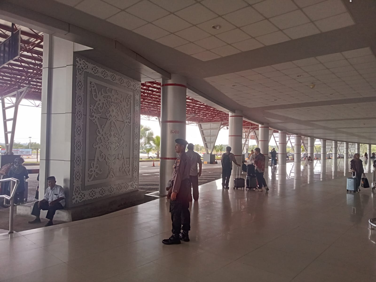 Perkuat Pengamanan Objek Vital, Satpamobvit Polresta Palangka Raya Laksanakan Patroli Dialogis di Bandara Tjilik Riwut