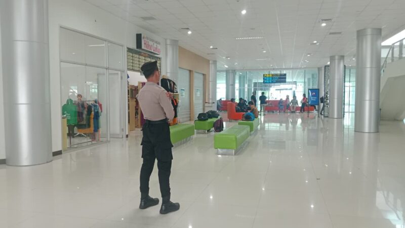 Satpamobvit Polresta Palangka Raya Amankan Aktivitas di Bandara Tjilik Riwut