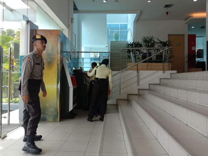 Fokus Antisipasi Gangguan Keamanan, Satpamobvit Polresta Palangka Raya Amankan Sejumlah Kantor Bank