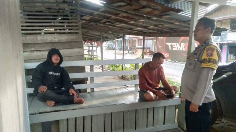 Di Dekat Warga Binaan, Bhabinkamtibmas Polsek Rakumpit Sosialisasikan Layanan 110 di Petuk Barunai