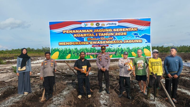 Polsek Rakumpit Bersama Kelompok Tani Elea Farm Tanam Jagung untuk Perkuat Ketahanan Pangan