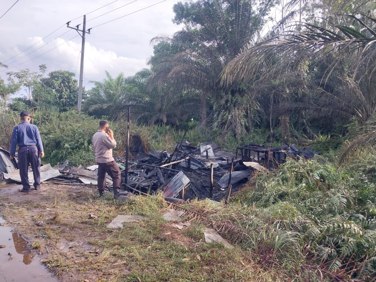 Kebakaran Warung Kopi di Kereng Bangkirai, Polisi Lakukan Penanganan dan Pendataan