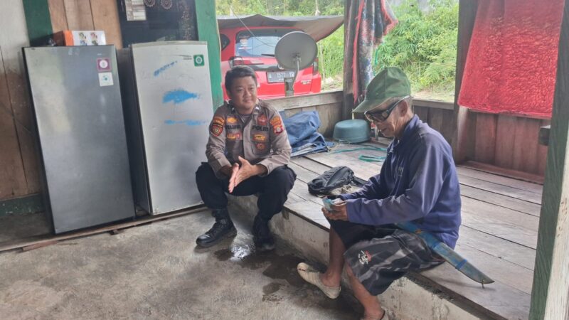 Melalui Sambang DDS, Bhabinkamtibmas Polsek Rakumpit Pererat Silatuhrami bersama Warga Pager