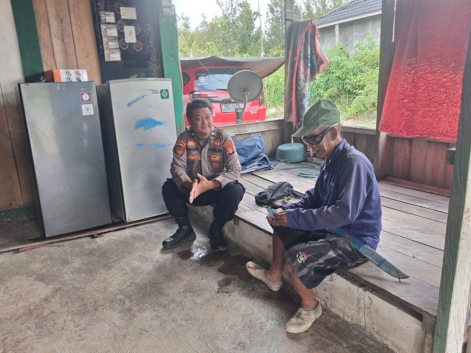 Melalui Sambang DDS, Bhabinkamtibmas Polsek Rakumpit Pererat Silatuhrami bersama Warga Pager