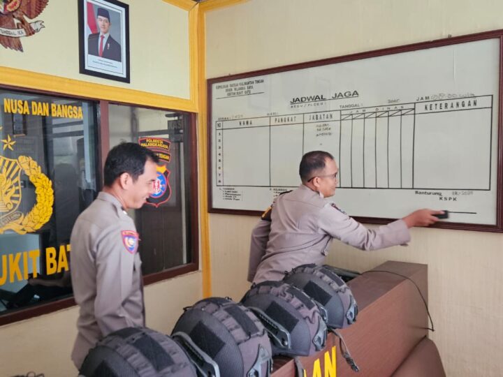 Pastikan Inventaris Siap Digunakan, Polsek Bukit Batu Laksanakan Pengecekan Peralatan Dinas