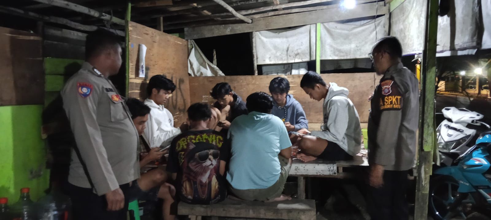 Cegah Aksi Balapan Liar, Piket Polsek Bukit Batu Ajak Remaja Tangkiling Bijak di Jalan Raya