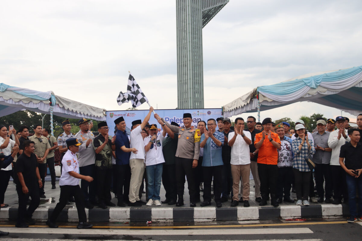 Bersama Gubernur dan Forkopimda, Kapolda Kalteng Lepas 626 Pemudik Tujuan Banjarmasin, Sampit dan Muara Teweh