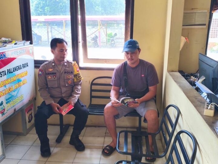 Bhabinkamtibmas Polsek Sabangau Dukung Literasi  dalam Program Bajaka Presisi