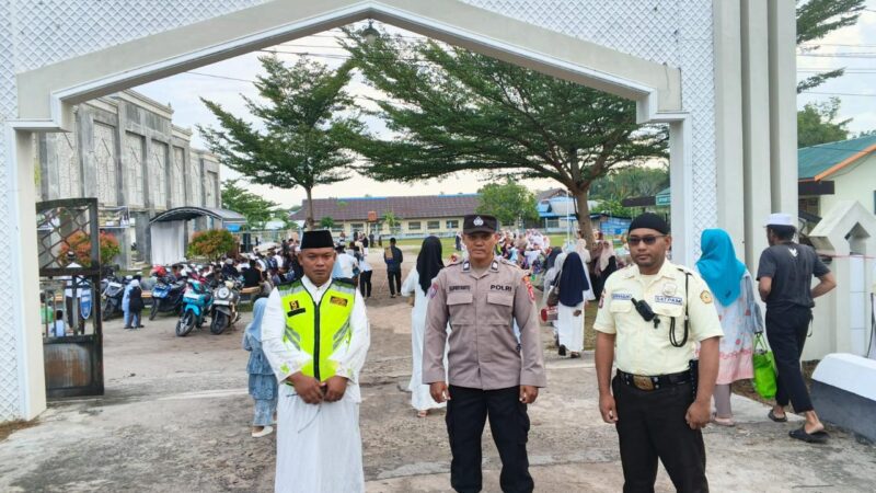 Pastikan Keamanan Salat Idul Fitri, Polsek Sabangau Laksanakan Pengamanan di Masjid Gede Daruttaqwa