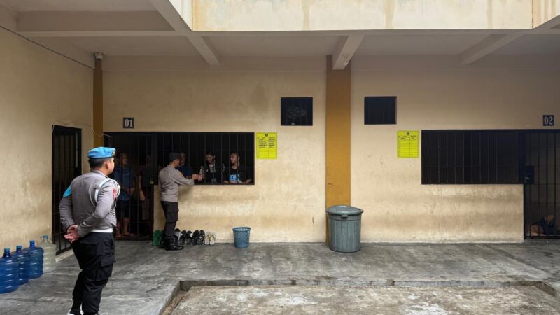 Pastikan Keamanan Tahanan, Pamapta III dan Piket Fungsi Polresta Palangka Raya Lakukan Kontrol Rutin Rutan