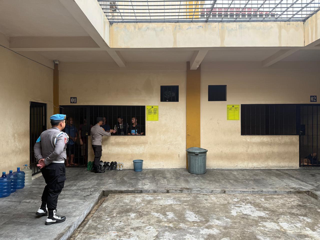 Pastikan Keamanan Tahanan, Pamapta III dan Piket Fungsi Polresta Palangka Raya Lakukan Kontrol Rutin Rutan