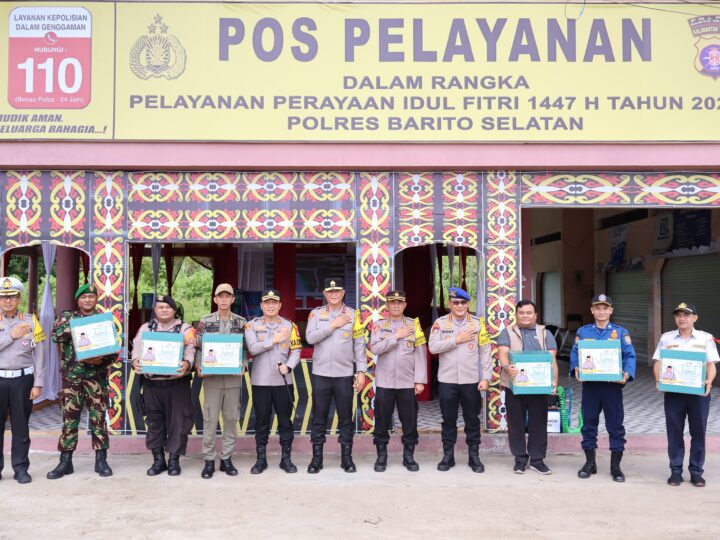 Pantau Arus Balik Lewat Jalur Udara, Kapolda Kalteng Kunjungi Pos Pelayanan Bundaran Sanggu Polres Barsel