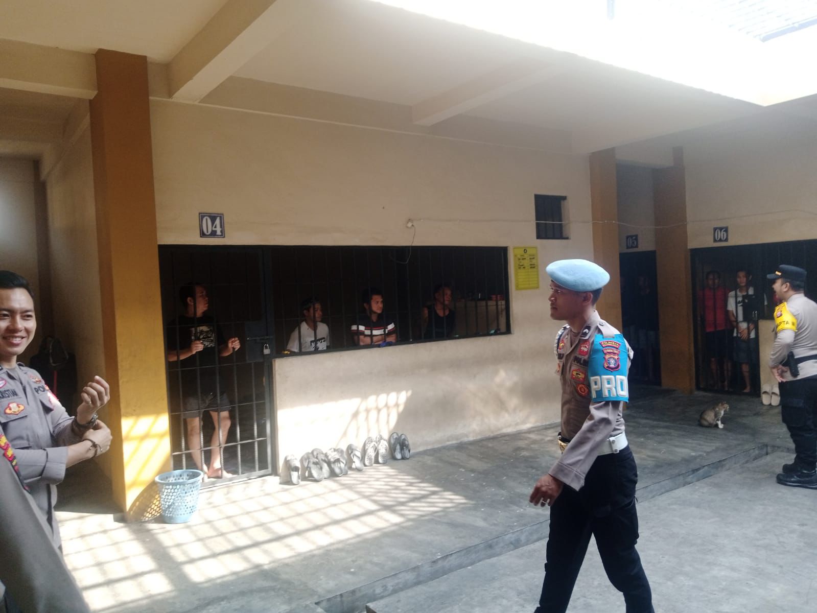 Cegah Gangguan Keamanan, Personel Polresta Palangka Raya Rutin Kontrol Ruang Tahanan