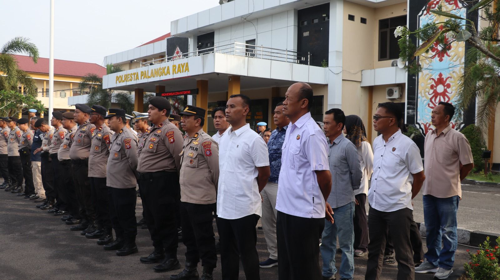 Pimpin Apel Pagi, Kasiwas Polresta Palangka Raya Imbau Personel Tetap Jaga Kedisiplinan