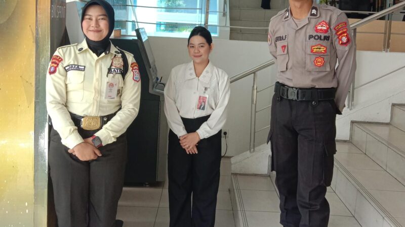 Kedepankan Sikap Humanis, Satpamobvit Polresta Palangka Raya Beri Pelayanan Ramah di Perbankan