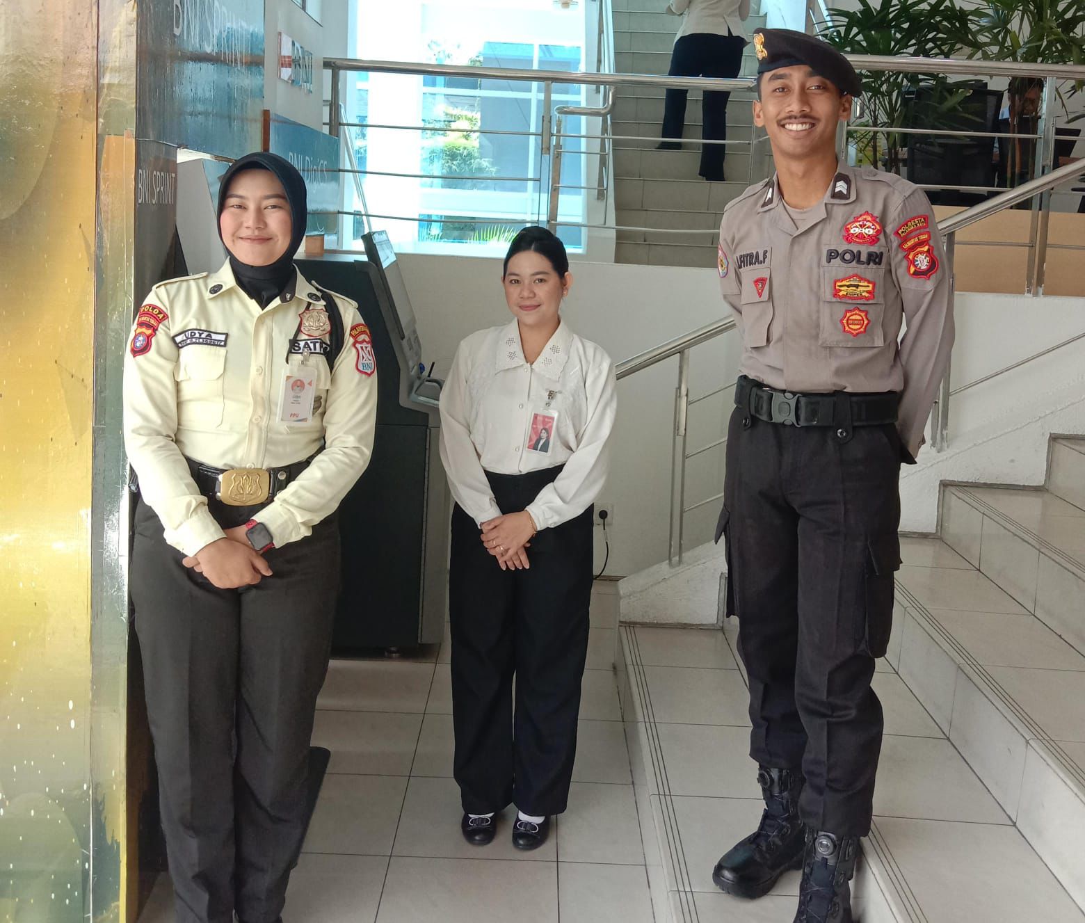 Kedepankan Sikap Humanis, Satpamobvit Polresta Palangka Raya Beri Pelayanan Ramah di Perbankan