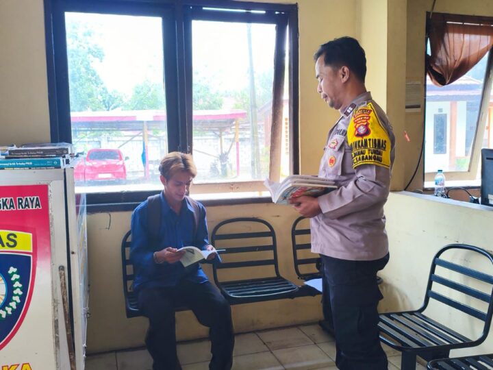 Tumbuhkan Budaya Literasi di Warga, Polsek Sabangau Laksanakan Program Bajaka Presisi