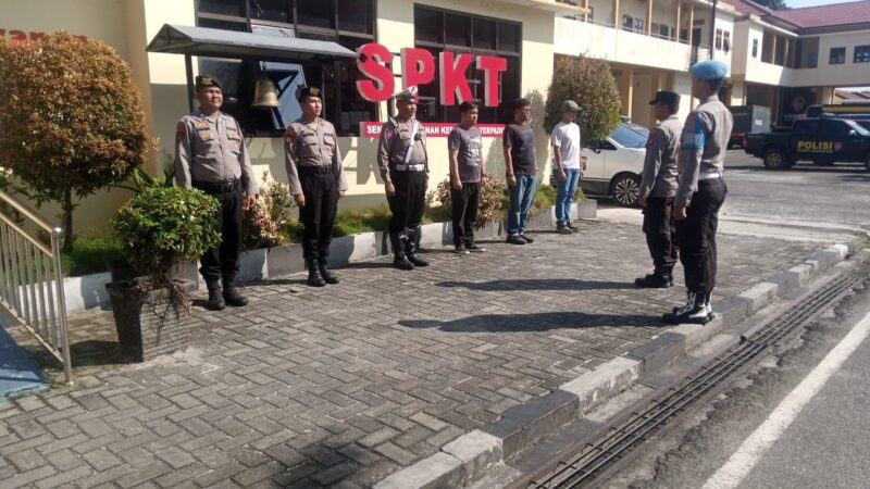 Pastikan Kesiapsiagaan Anggota, SPKT Polresta Palangka Raya Laksanakan Serah Terima Tugas Dinas