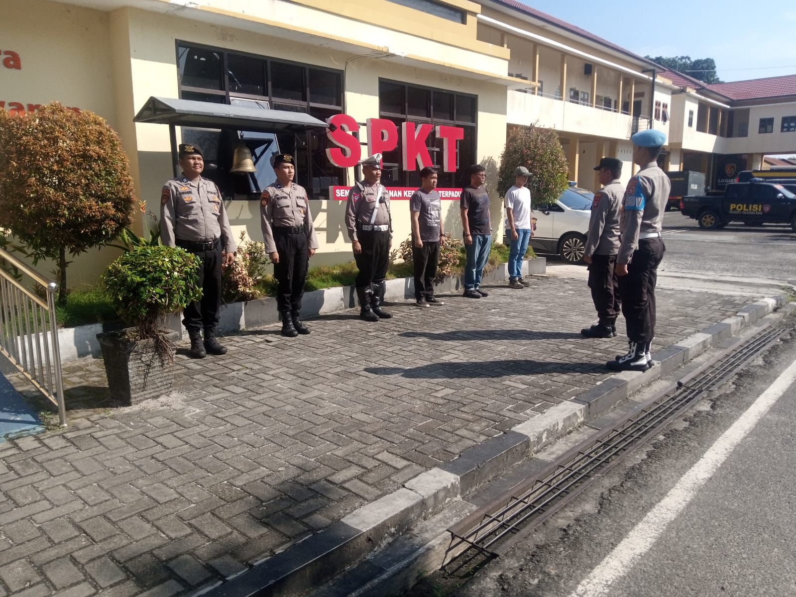 Pastikan Kesiapsiagaan Anggota, SPKT Polresta Palangka Raya Laksanakan Serah Terima Tugas Dinas