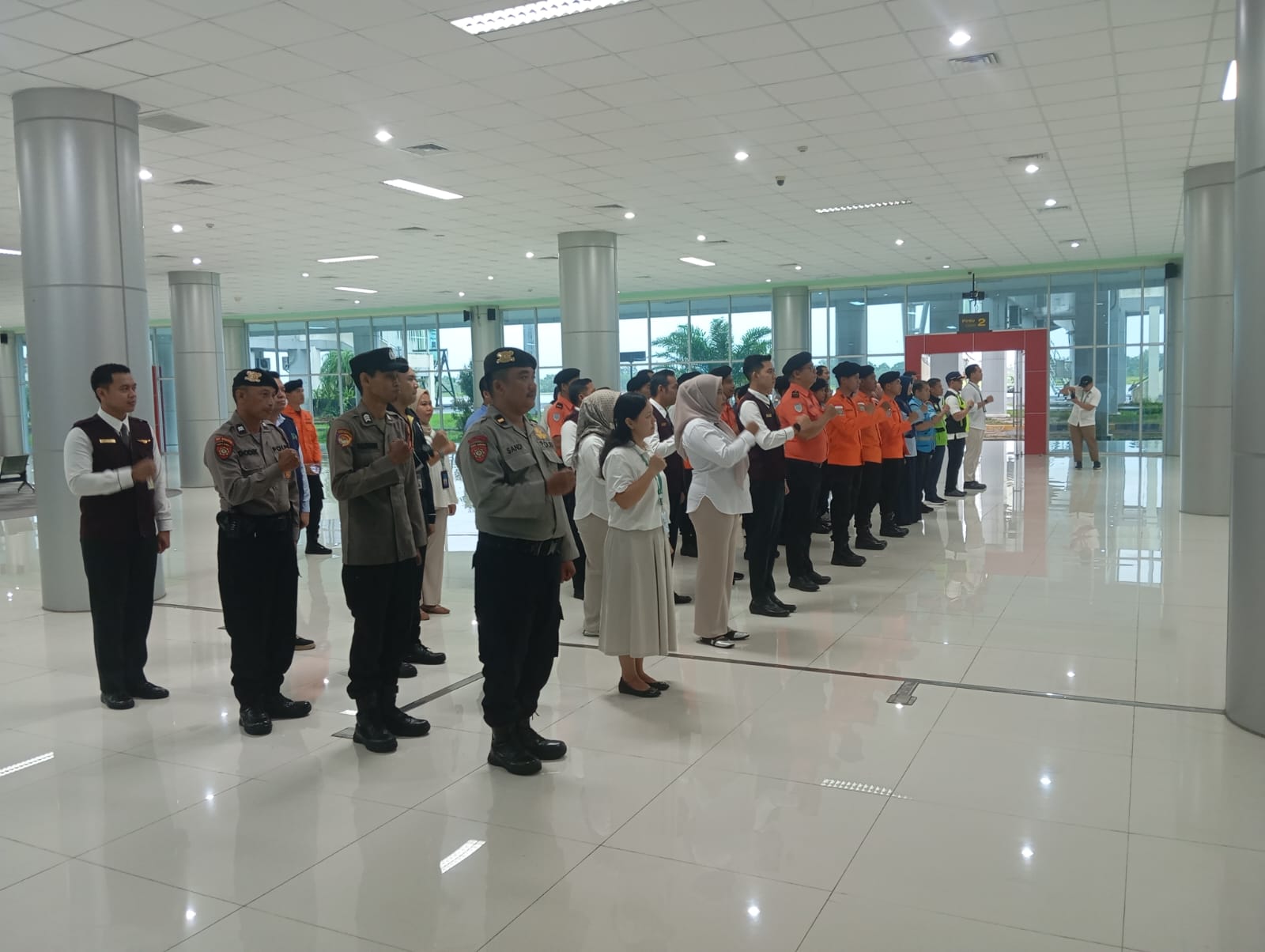 Satpamobvit Polresta Palangka Raya Kawal Penutupan Pos Mudik di Bandara Tjilik Riwut