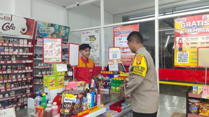 Ketika Patroli Malam, Personel Polsek Sabangau Sampaikan Imbauan Kamtibmas kepada Warga
