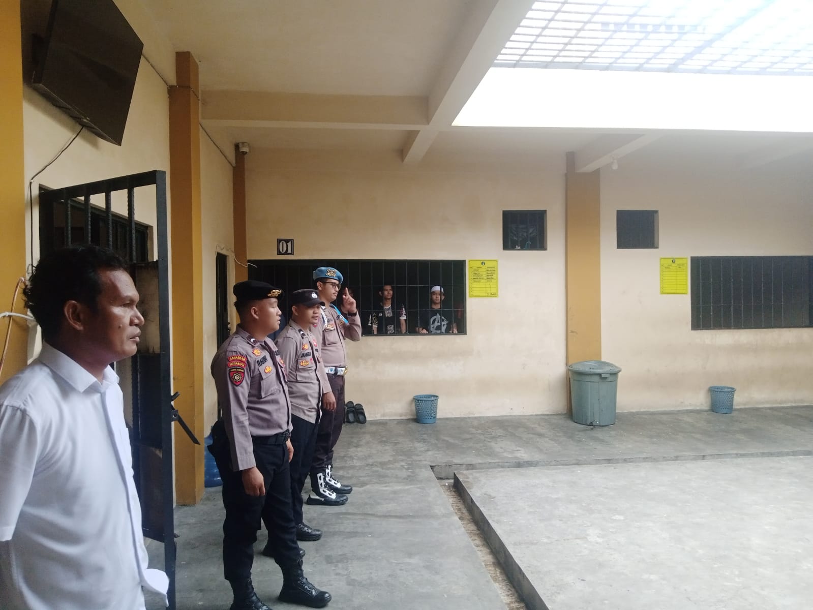 Rutin Awasi Rutan, Pamapta I SPKT Polresta Palangka Raya Pastikan Tahanan Aman dan Sehat