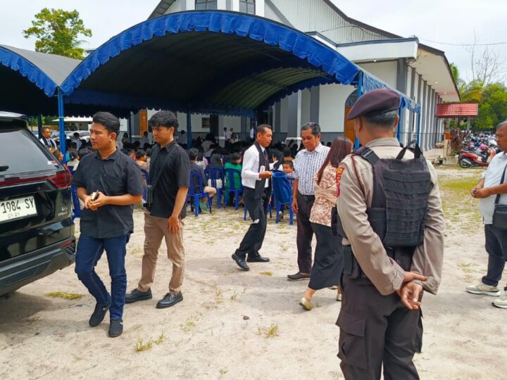 Amankan Ibadah Jumat Agung, Personel Polresta Palangka Raya Siaga di Gereja Bethesda
