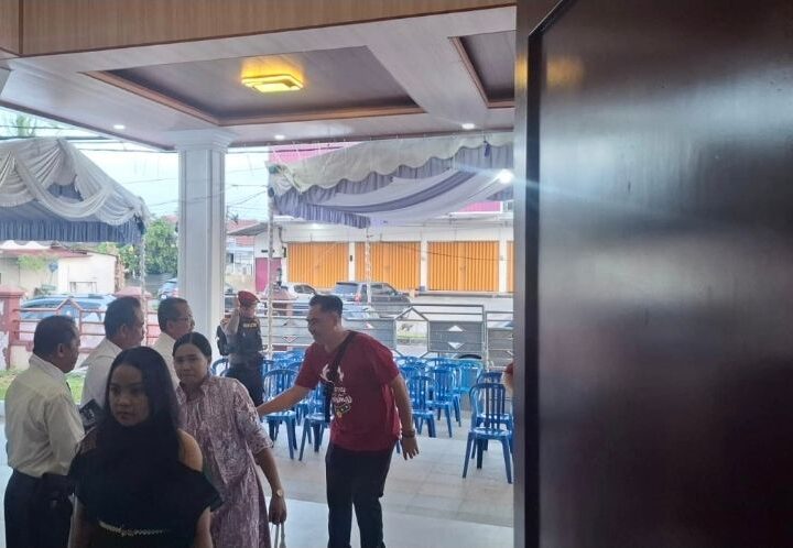 Pengamanan Ibadah Jum’at Agung, Personel Polresta Palangka Raya Jaga Gereja Yarusalem Tetap Kondusif