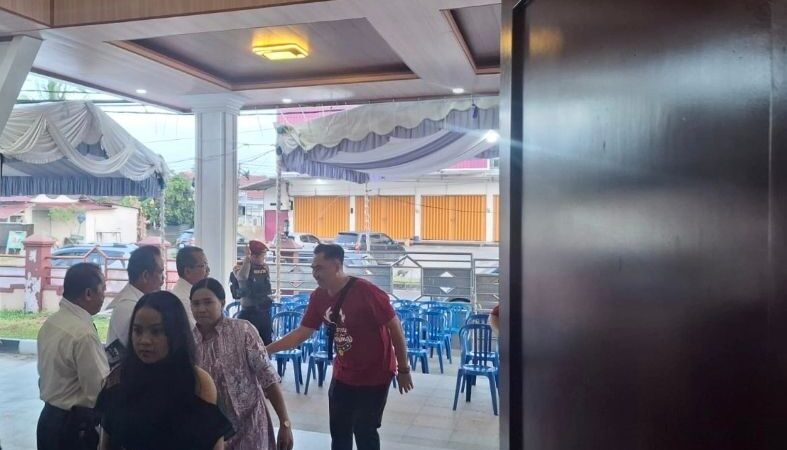 Pengamanan Ibadah Jum’at Agung, Personel Polresta Palangka Raya Jaga Gereja Yarusalem Tetap Kondusif