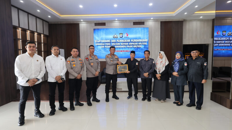 Sukses Amankan Pilkada, Kapolda Kalteng Dianugerahi Penghargaan oleh Bawaslu RI