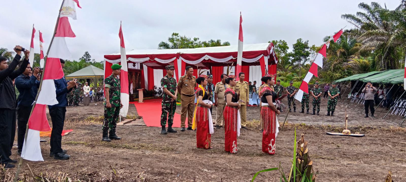 Polsek Bukit Batu Amankan Ground Breaking Jembatan Garuda di Habaring Hurung